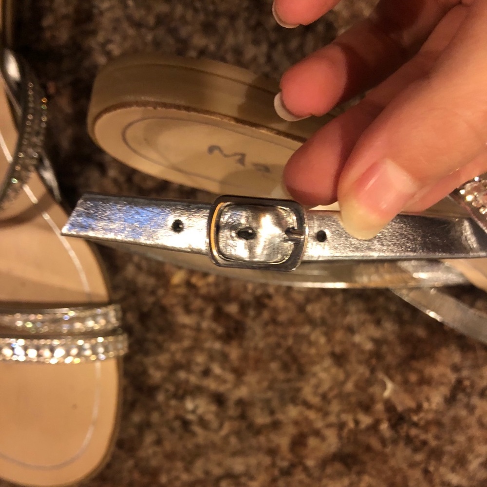 Sandals - Picture 4 of 4